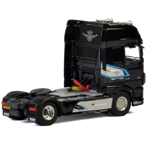 Miniatura Caminhão DAF XF 4x2 Série Especial 90 Anos 1:50 WSI. - Imagem 4