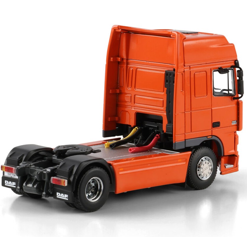 Caminhão DAF XF95 4x2 na escala 1:50 da WSI. - Imagem 5