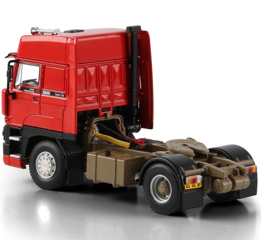 Caminhão DAF 3600 Space Cab 4x2 na escala 1:50 da WSI. - Imagem 4