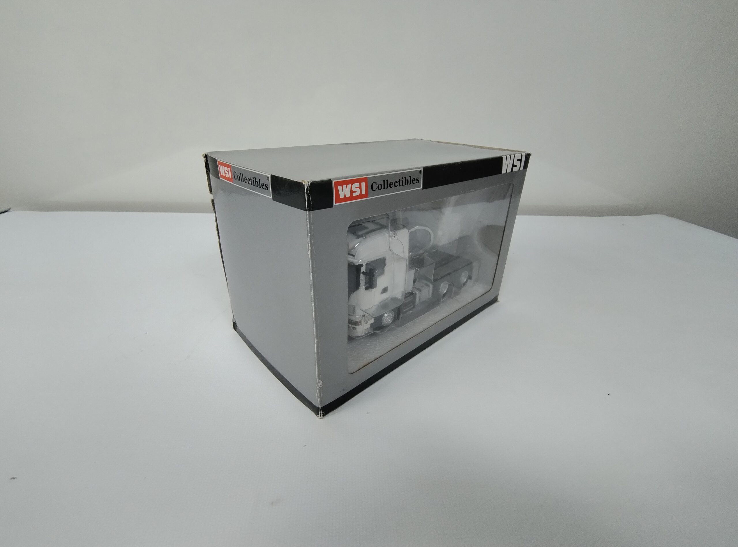 Caminhão Scania R620 6x4 Escala 1:50 da WSI - USADO. - Imagem 3