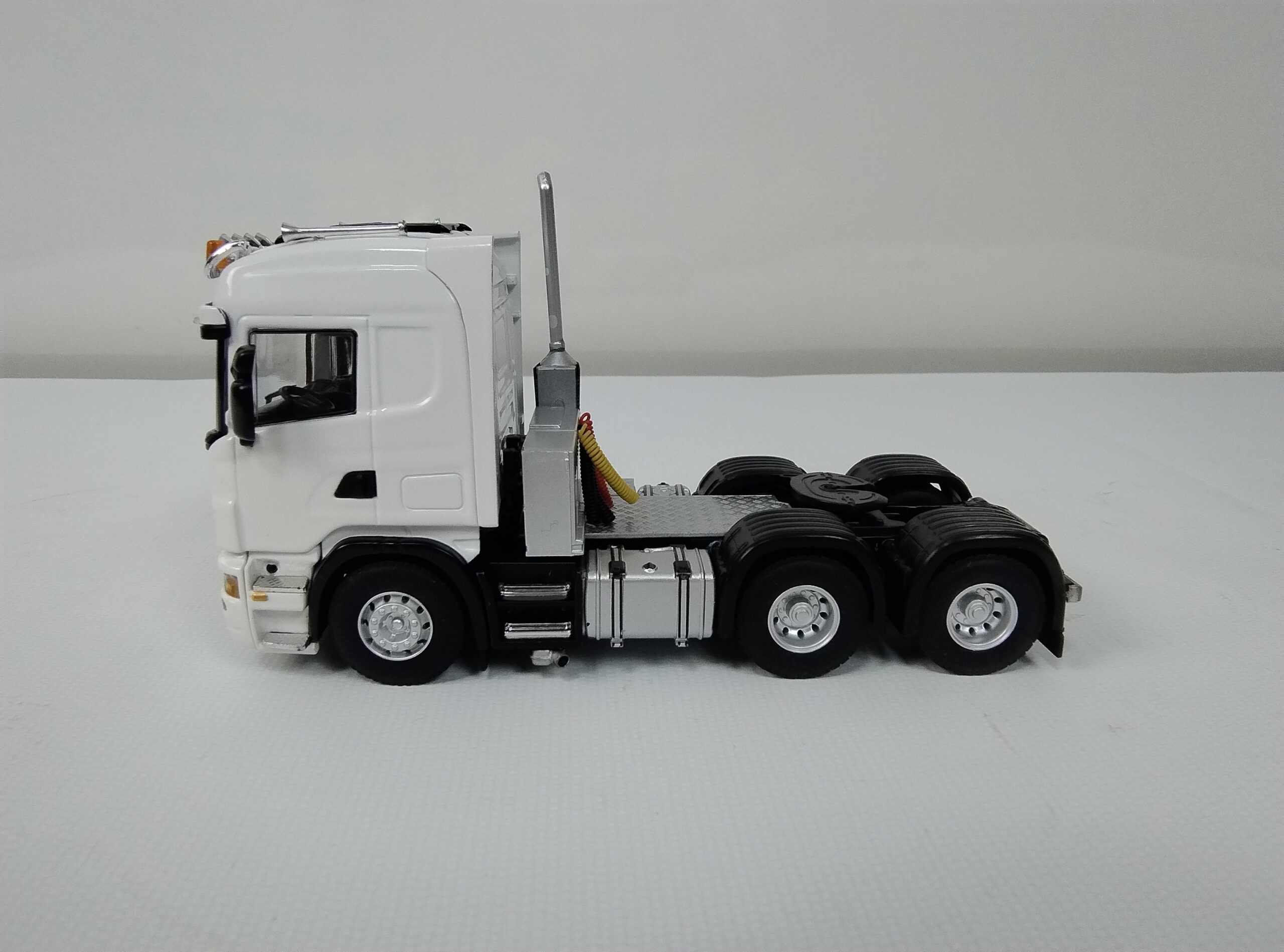 Caminhão Scania R620 6x4 Escala 1:50 da WSI - USADO. - Imagem 7