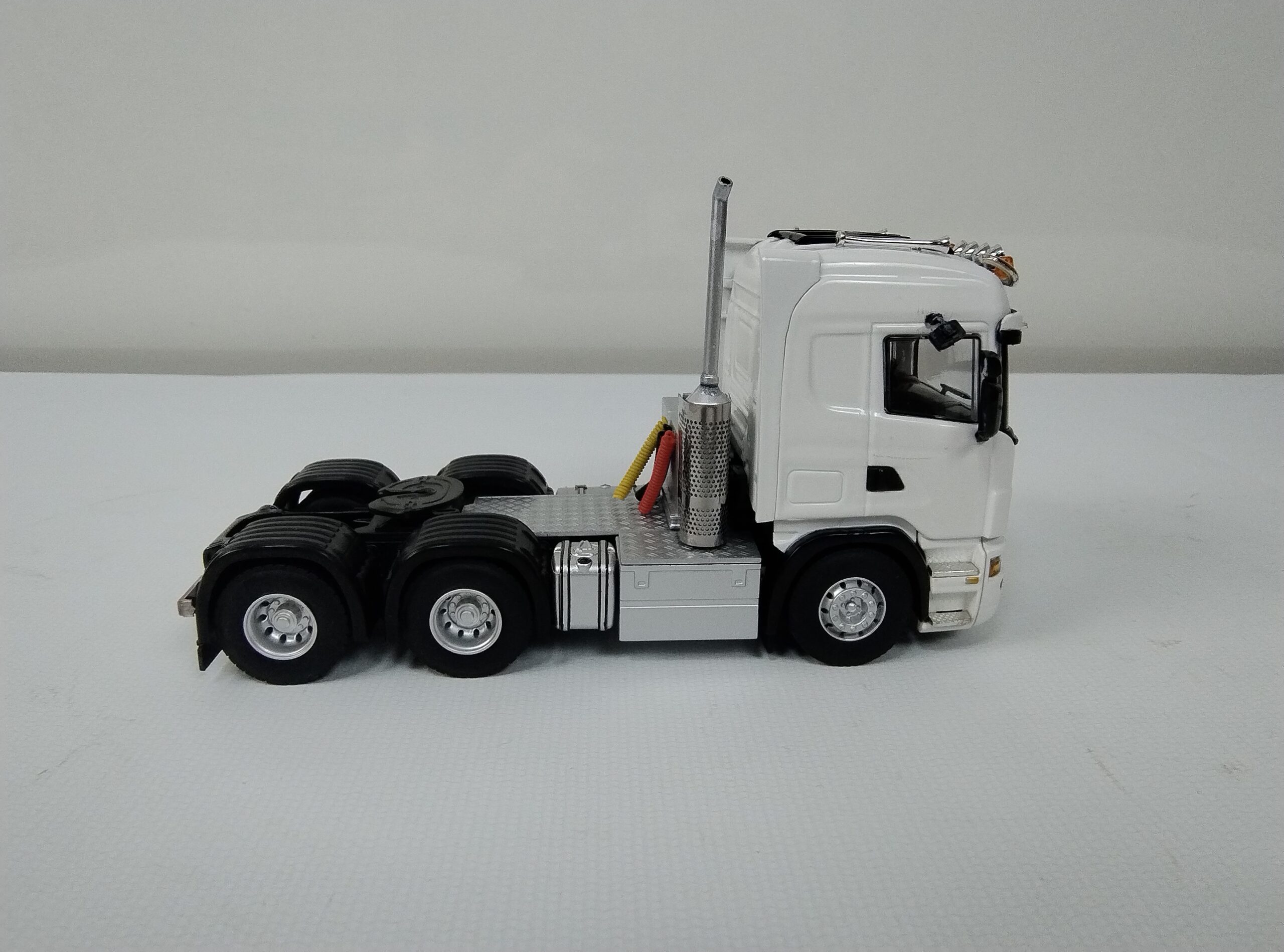 Caminhão Scania R620 6x4 Escala 1:50 da WSI - USADO. - Imagem 10